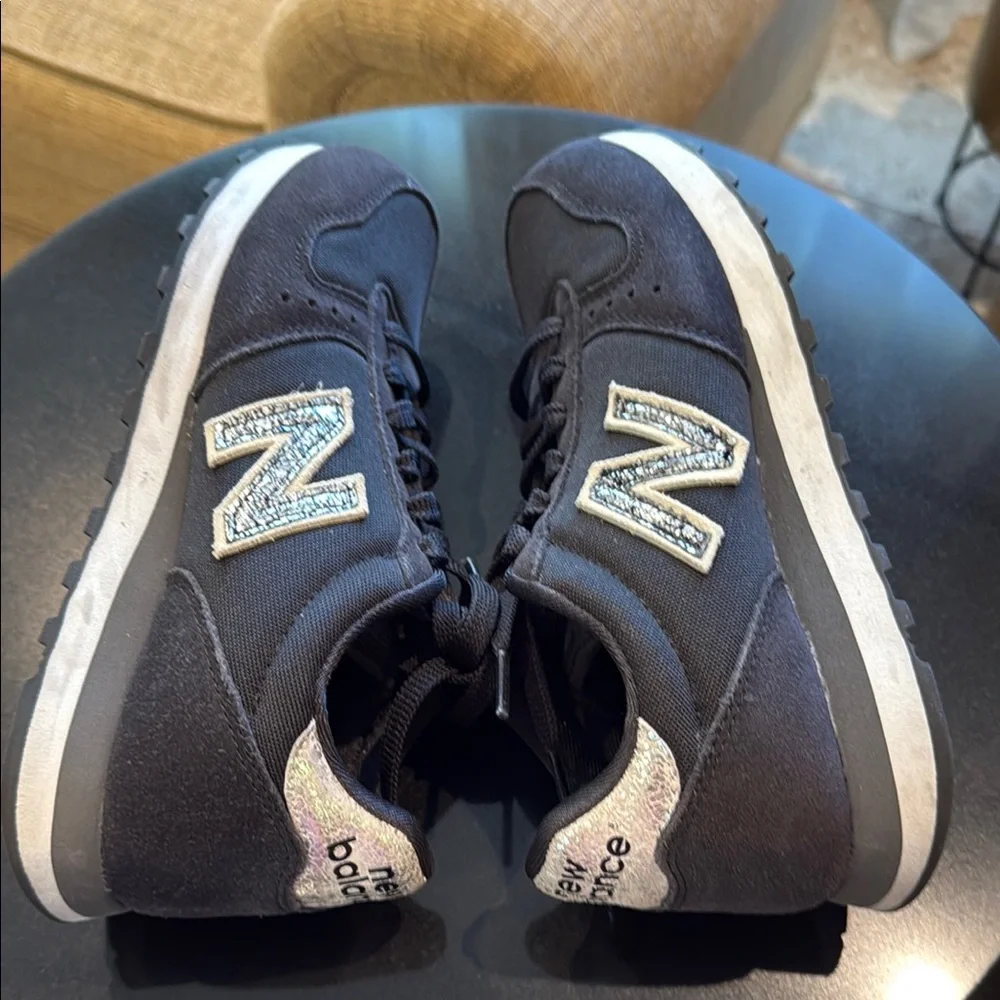 New Balance 311 Classic Women’s Black Suede Sneakers with silver N logo size 6.5